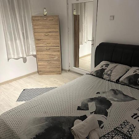 Apartamnet Regim Hotelier 부쿠레슈티 외부 사진